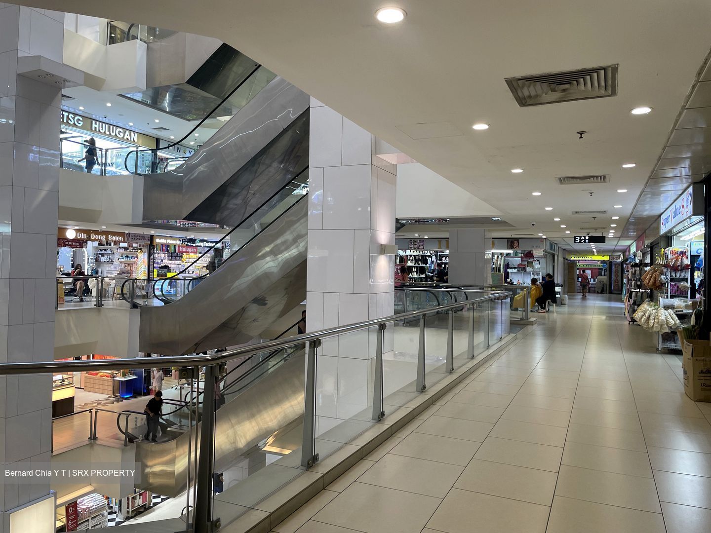 Lucky Plaza (D9), Shop House #448564171